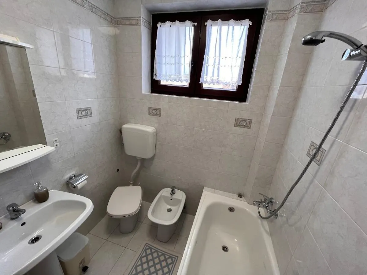 Quiet Apartment-Free Parking Apartment Rovinj